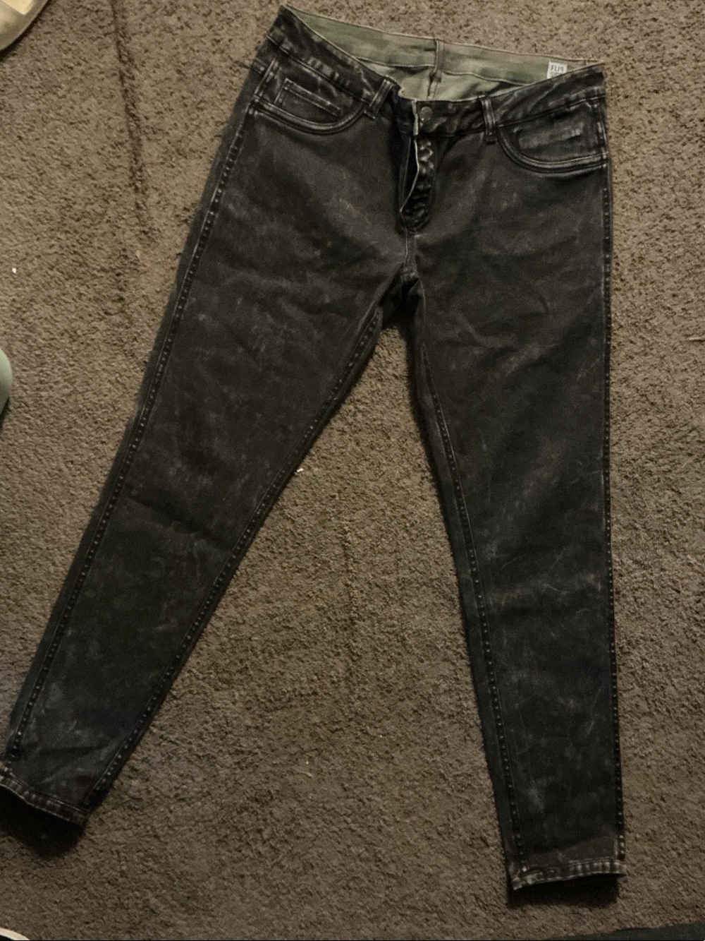 Women's Black Washed Skinny Jeans with Subtle Fading